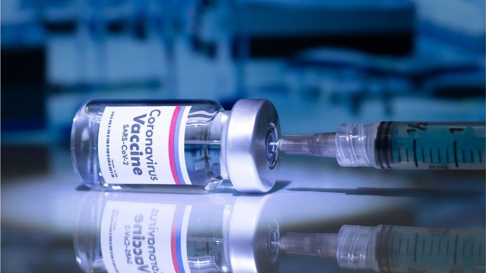 Salud no contempla traer vacuna rusa al país