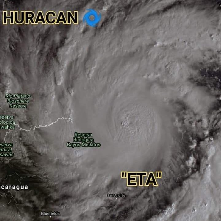 Huracán Eta ya es categoría 3 y está a unos 550 kilómetros de Limón
