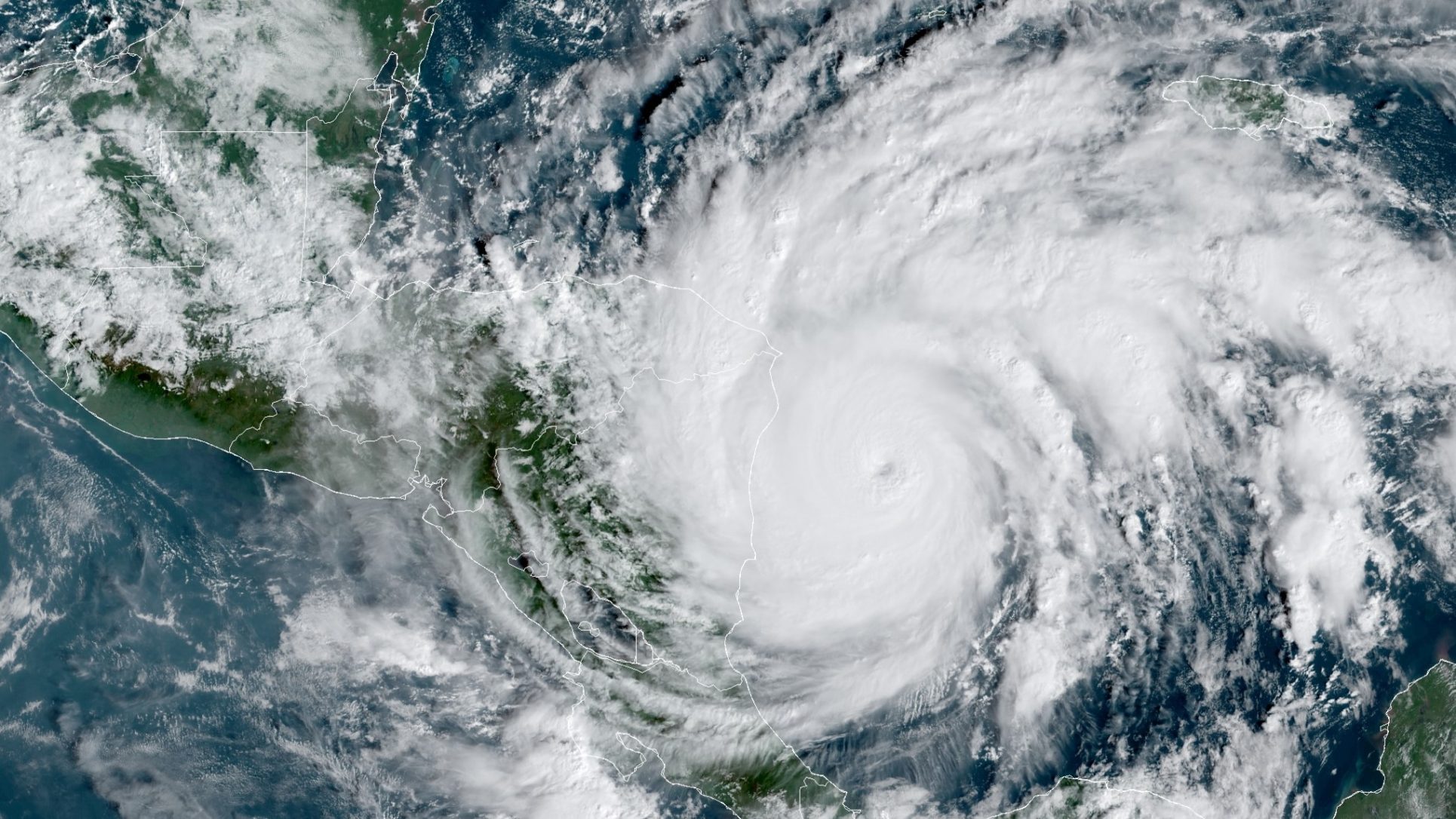 Iota provocará “vientos catastróficos” en Centroamérica con su categoría 5