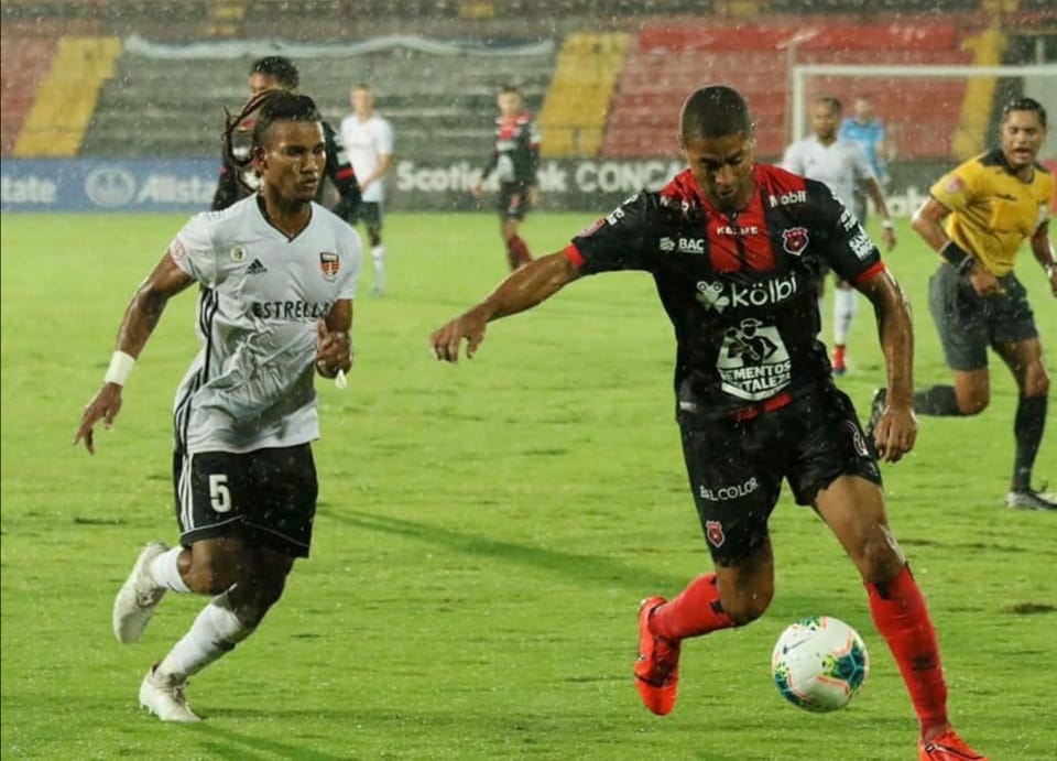 Alajuelense avanza a buen paso en su regreso al fútbol internacional