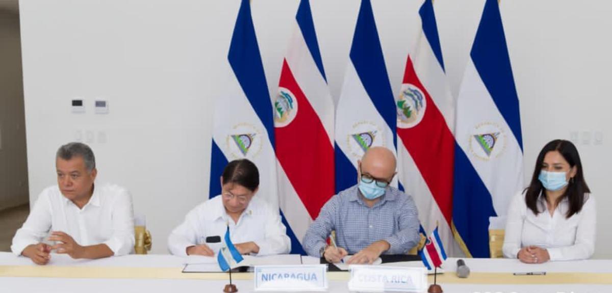 Costa Rica firma convenio para analizar entrada de nicaragüenses para cosecha de cultivos