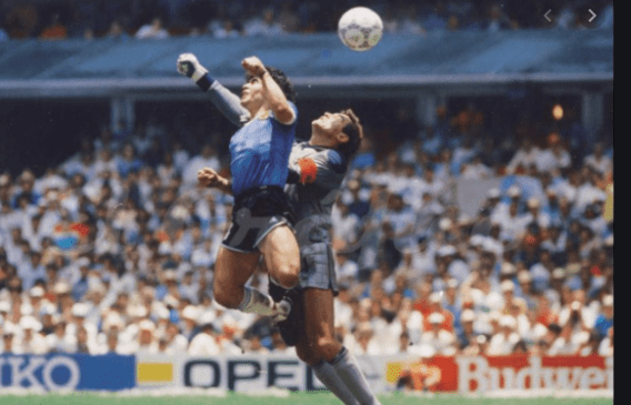Cuando la mano de Dios (y Maradona) cambiaron la historia del fútbol