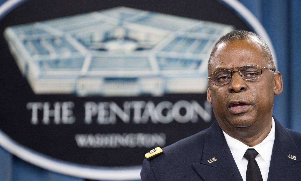 Biden elige a un exgeneral negro para dirigir el Pentágono, según la prensa