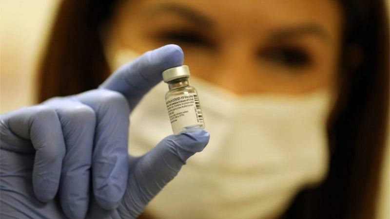 Cómo la nueva cepa del covid detectada en Reino Unido afectaría las vacunas