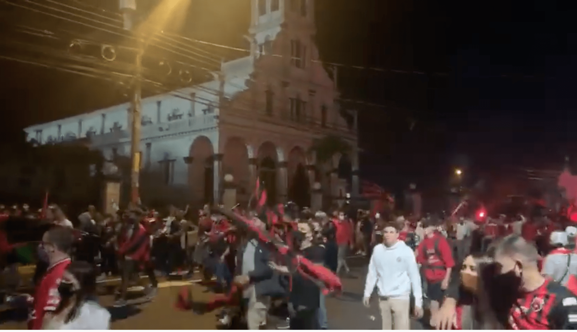 Video l Liguistas abarrotaron calles alajuelenses pese a llamado para no hacerlo