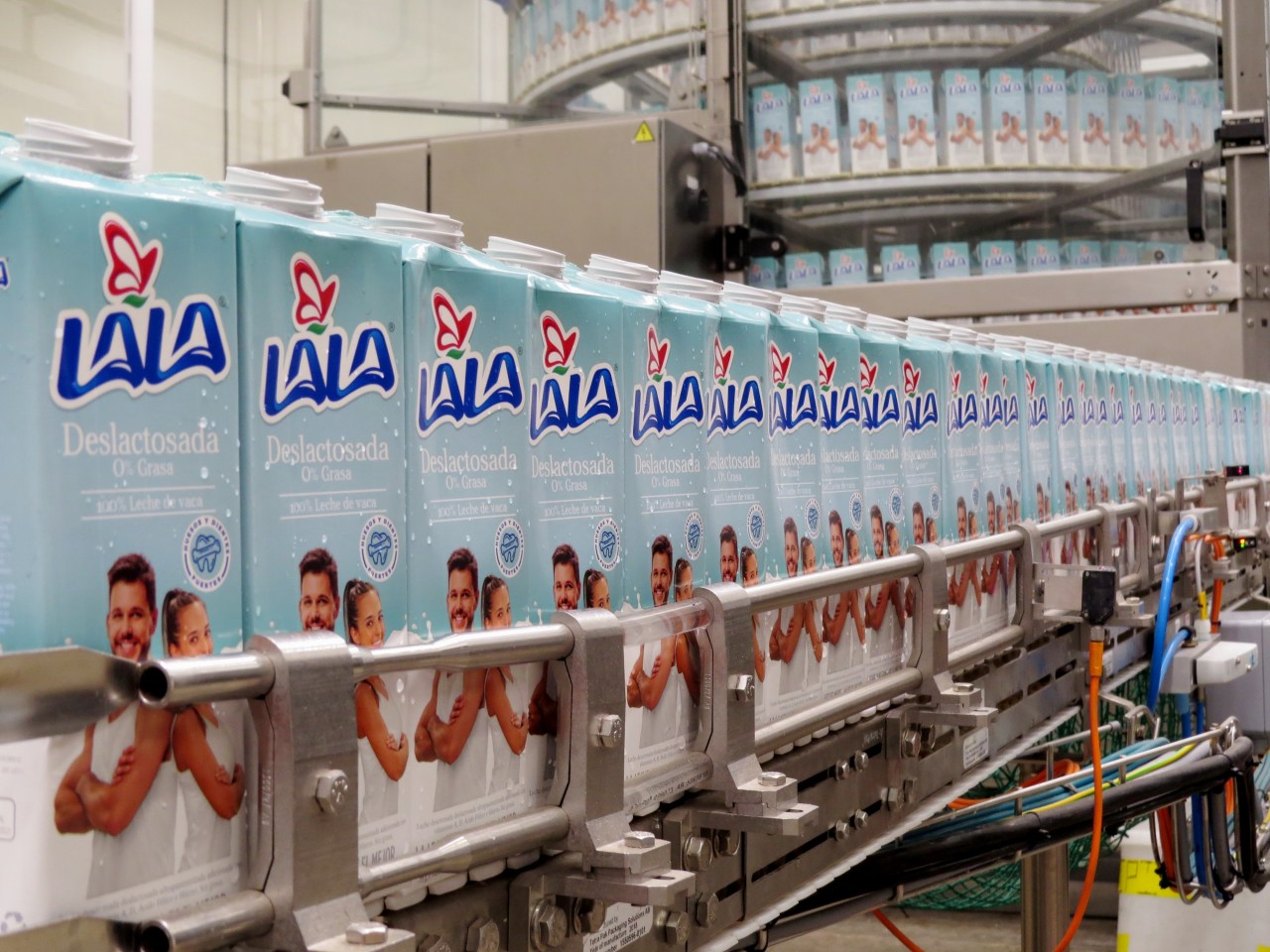 Productores piden más tiempo a Lala para encontrar comprador de 37.000 kilos de leche