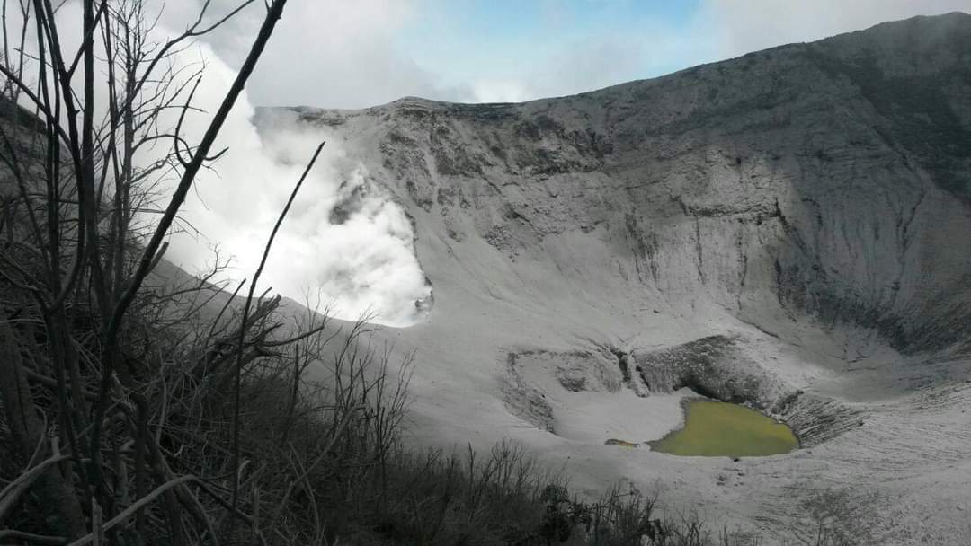 En estos lugares se reportó caída de ceniza y olor a azufre tras erupción del volcán Turrialba este lunes