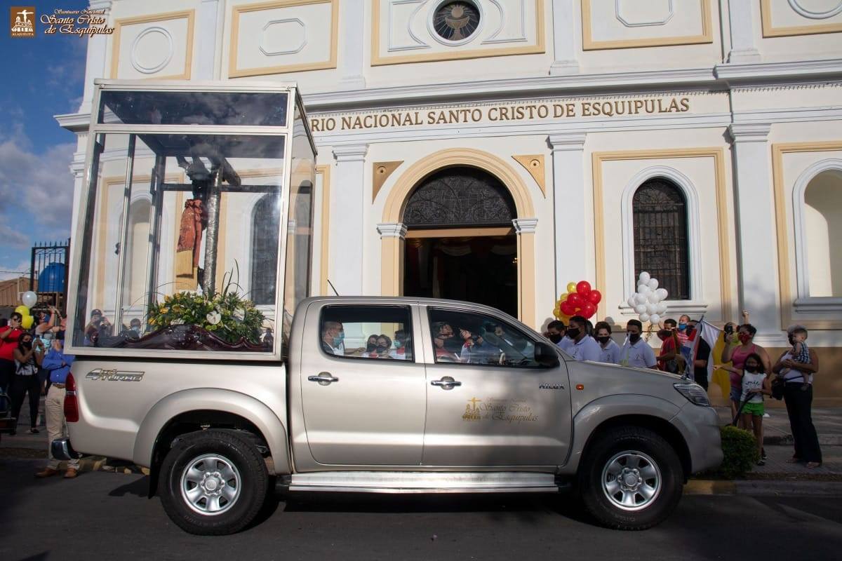 Fieles se organizaron para evitar que pandemia frenara tradición católica en Alajuelita
