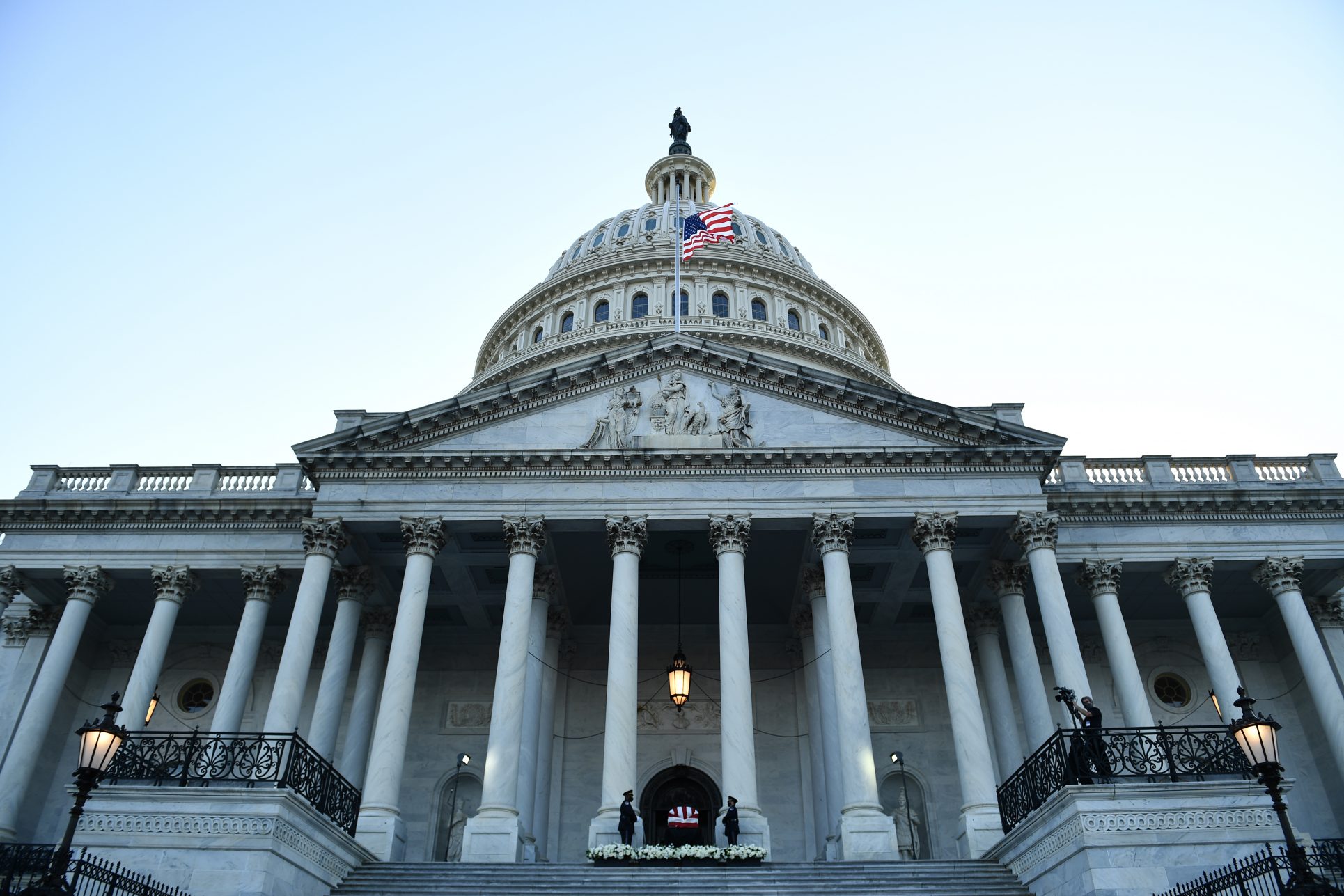 Congreso de Estados Unidos asume funciones en vísperas de una semana decisiva