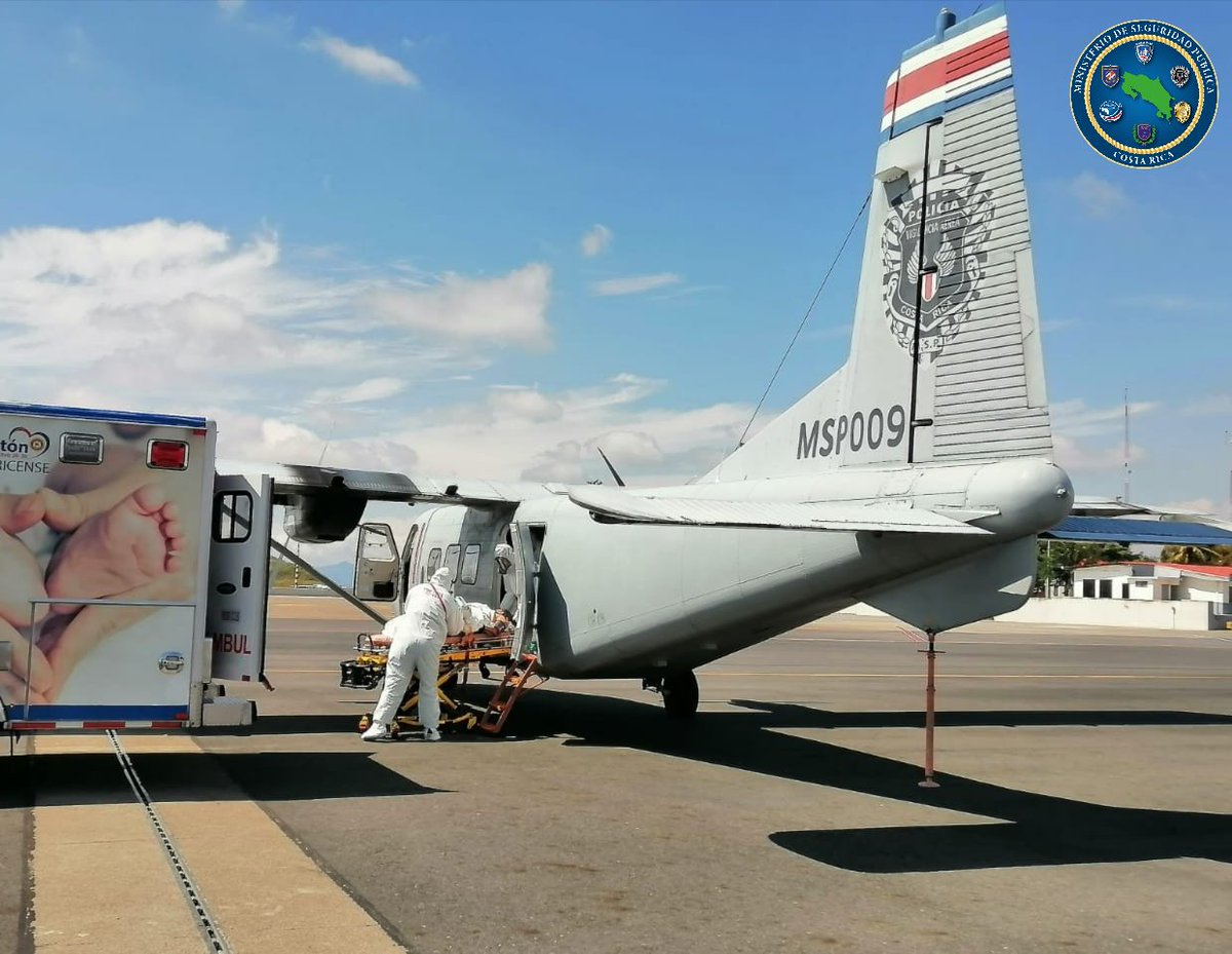 Paciente con covid-19 es trasladado en avión de Seguridad Pública desde Pérez Zeledón
