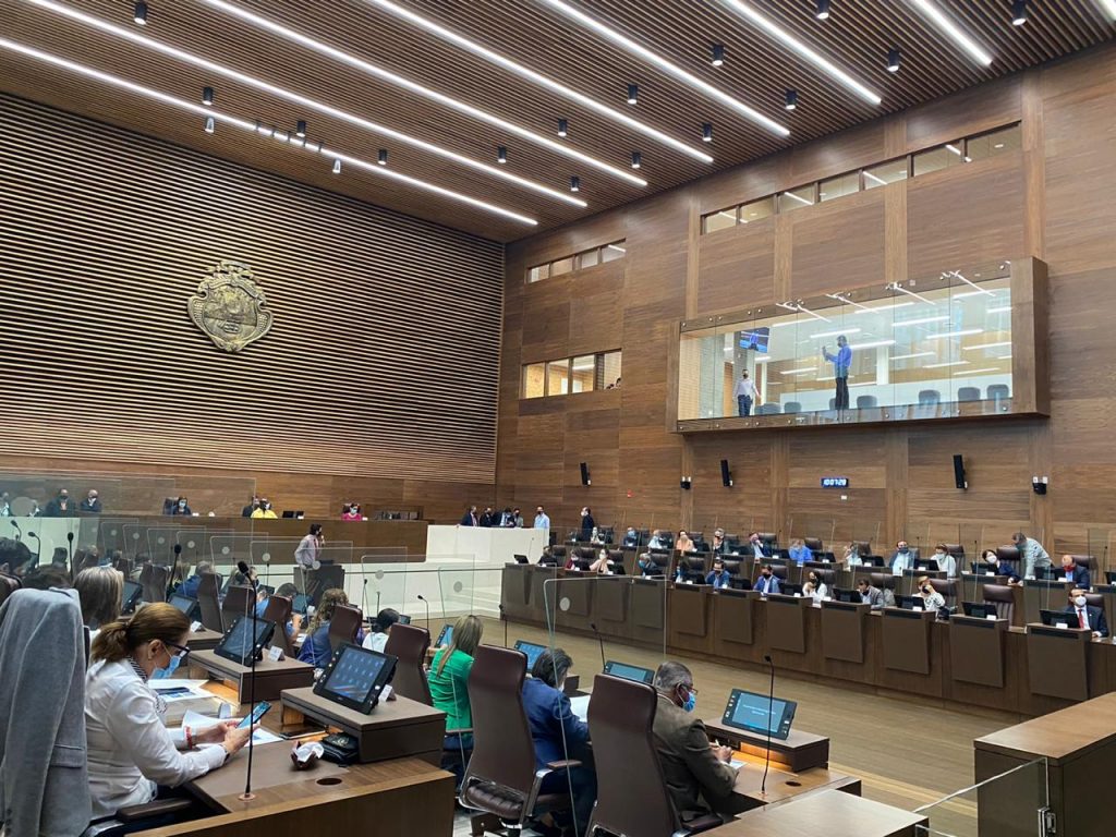 Diputados aprueban moción para blindar inclusión de universidades y municipalidades en proyecto de Empleo Público