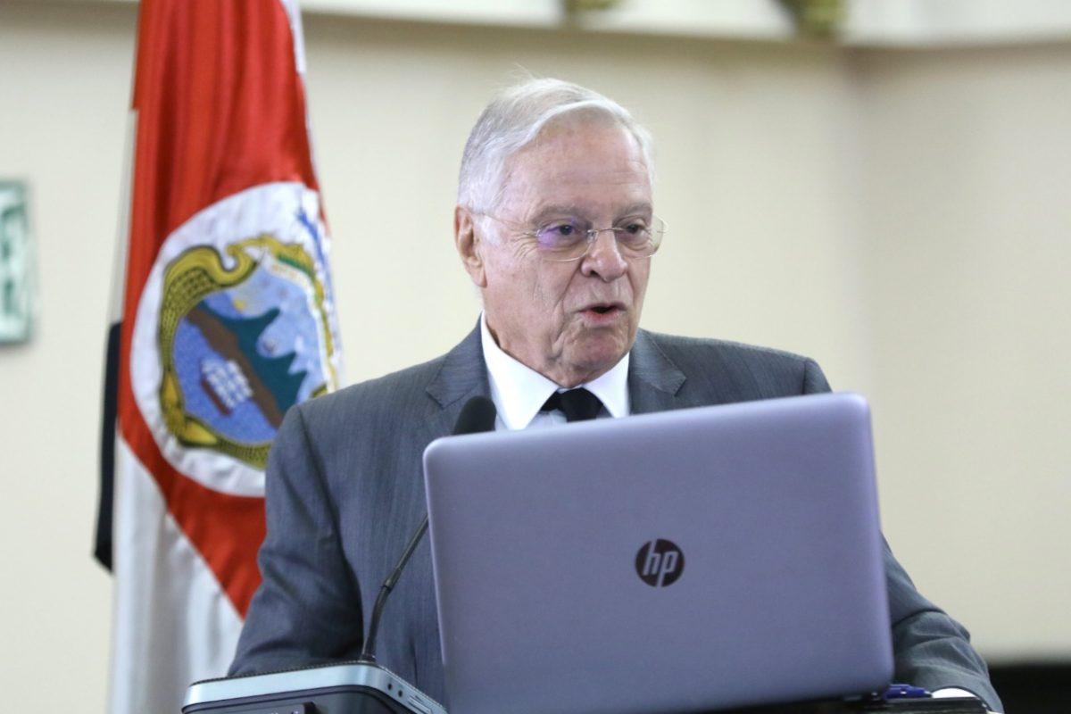 Expresidente Rodríguez quiere que candidato presidencial del PUSC elija 3 aspirantes a diputado