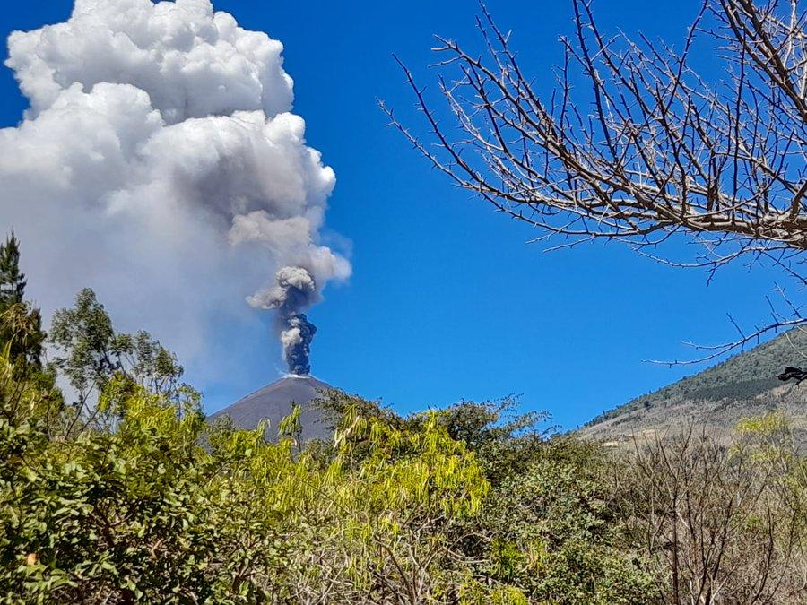 Video capta erupción del volcán Pacaya en Guatemala este lunes