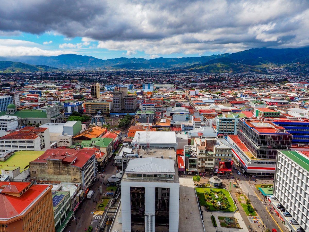 Actividad económica de Costa Rica sigue recuperándose, pero desacelera velocidad
