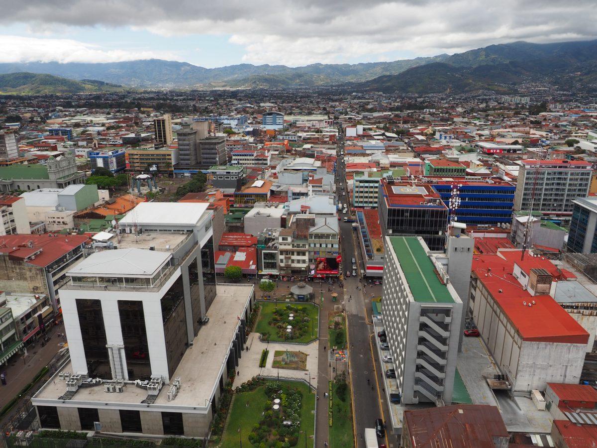 Actividad económica de Costa Rica desacelera por décimo mes consecutivo