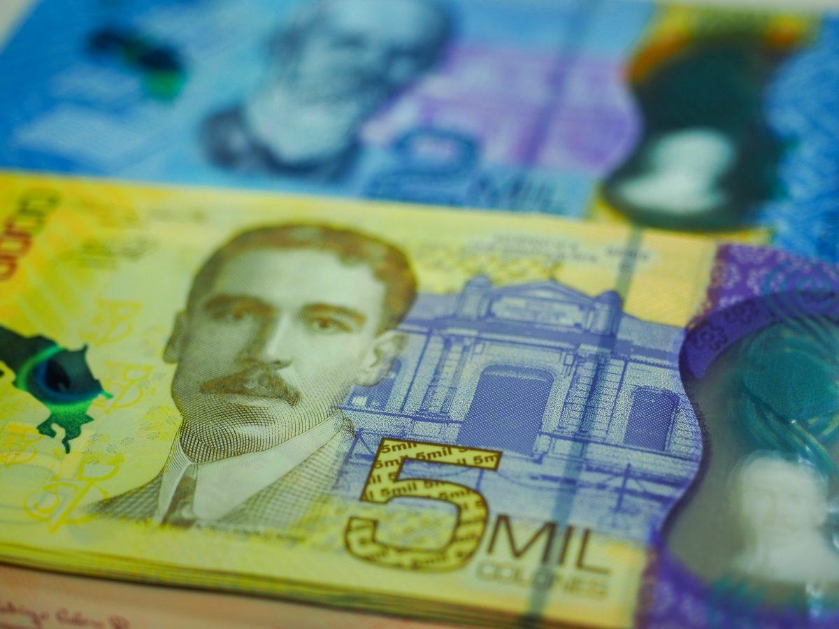 Dinero alcanza para menos: Poder adquisitivo de hogares en Costa Rica cayó un 6,2%, revela el INEC