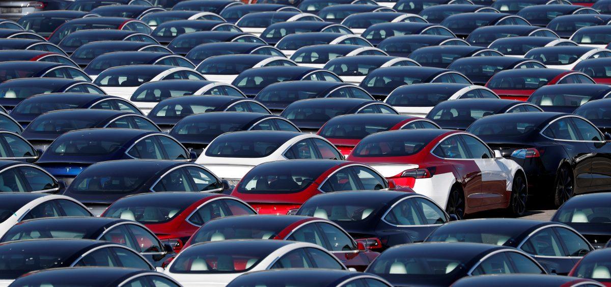 Tesla retira del mercado 135.000 vehículos por fallas de seguridad