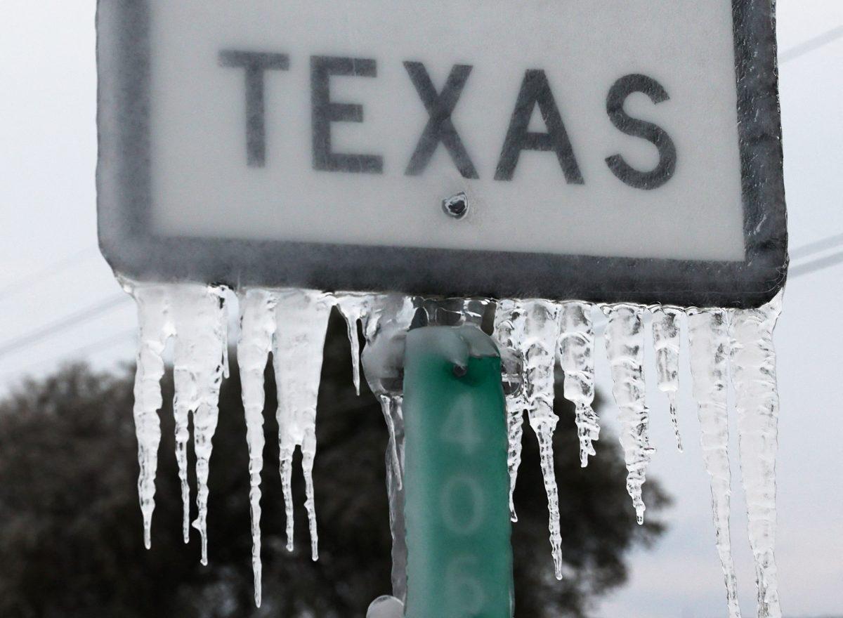Ticos en Texas cuentan sus penurias tras dura tormenta de nieve