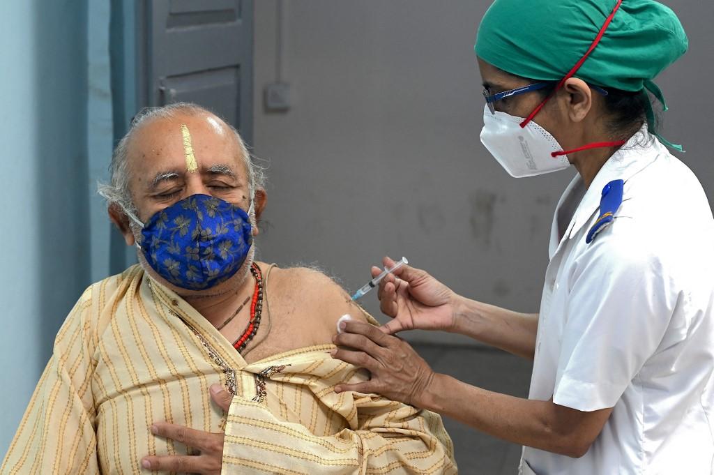Costa Rica pide donación de vacunas anticovid a India y destaca interés en comprar dosis