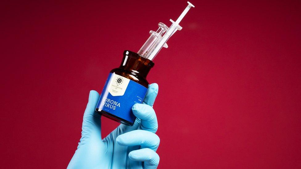 5 razones por las que los contagios de covid pueden seguir subiendo aunque haya vacunas