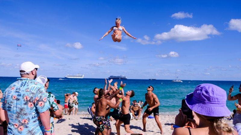 Descontrol del ‘spring break’ en Miami, donde parece que “no hay covid”