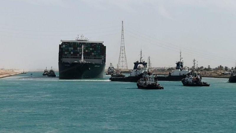 Canal de Suez: Las impresionantes imágenes satelitales del bloqueo causado por el barco