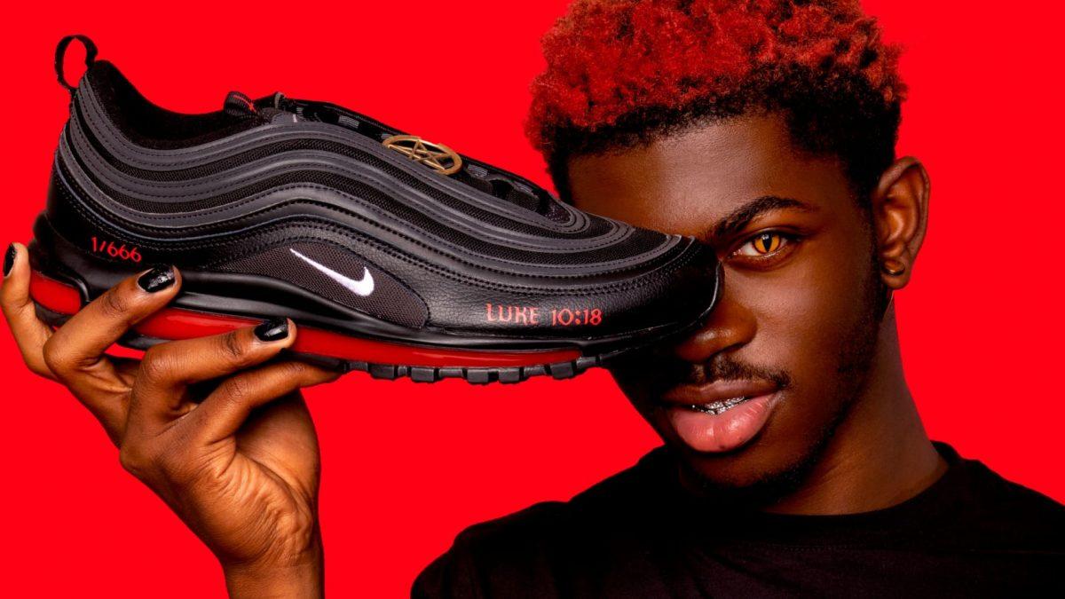 Zapatillas deportivas “satánicas” generan escándalo y demanda de Nike