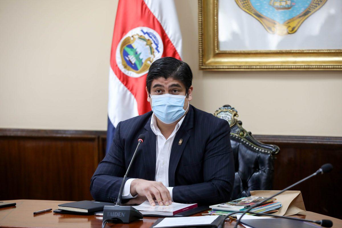 Presidente Alvarado negoció “objeción de conciencia” a cambio de garantizar votos a Ley de Empleo Público