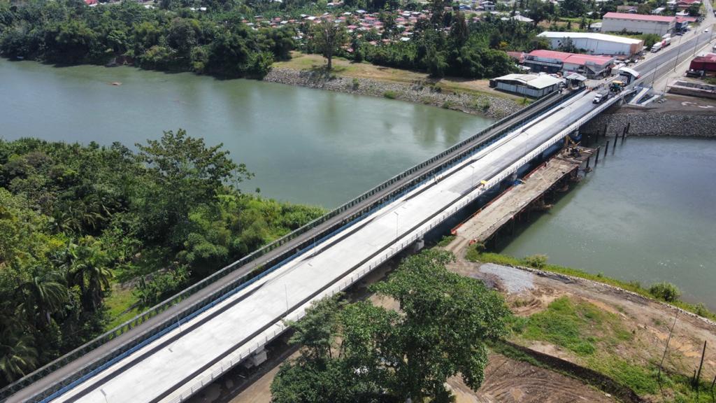 Seis años después, Costa Rica y Panamá estrenan puente binacional