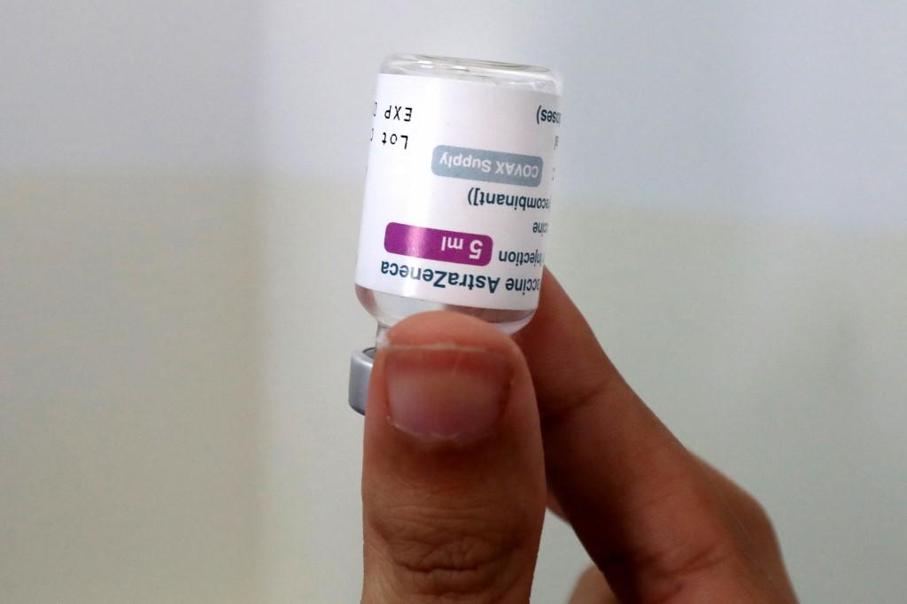 Gobierno comenzará este lunes vacunación con dosis de AstraZeneca contra covid-19