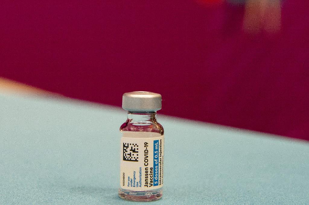 Autoridades sanitarias de EEUU aprueban reanudar vacunación contra el covid-19 con Johnson & Johnson
