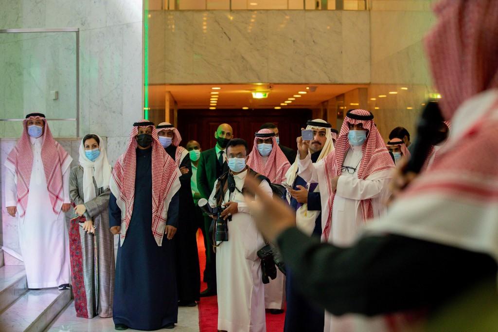 Gobierno pide a Arabia Saudita invertir en deuda tica y ofrece asesoría en energía