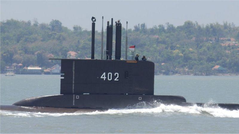 La desesperada búsqueda de submarino con 53 tripulantes; tienen pocas horas de oxígeno