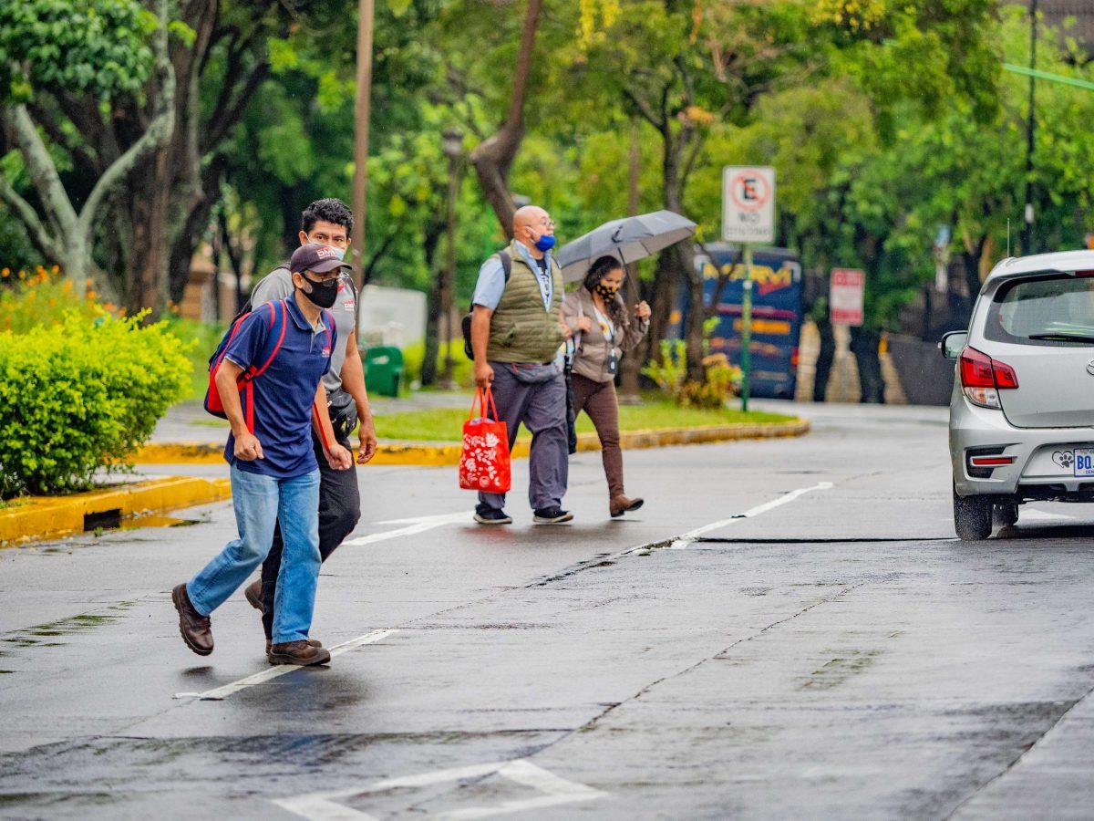 Paso de onda tropical n.º 28 causa nubosidad y posibles lluvias en varias regiones de Costa Rica