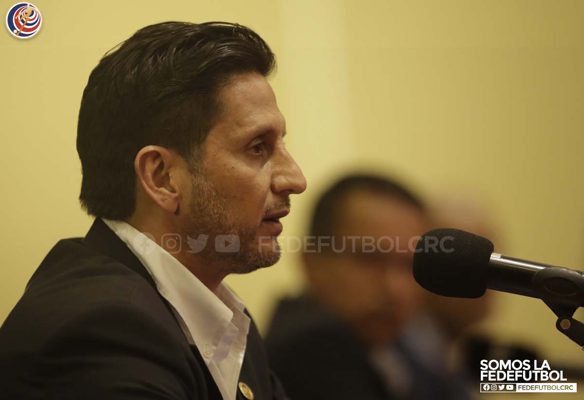 Rónald González: “Terrible que no ganemos, pero el progreso deportivo se ha dado”