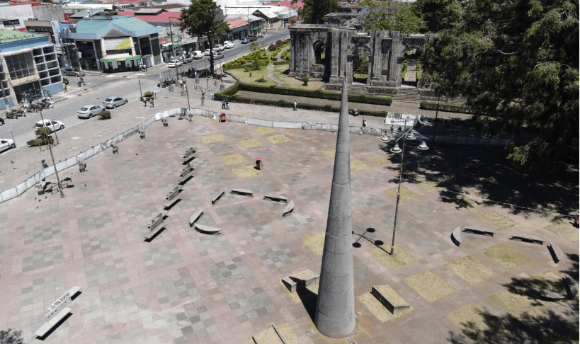 Obelisco de Cartago: 24 años de polémicas que están a un paso de desaparecer
