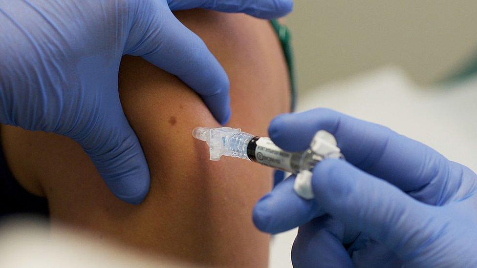 OMS: las vacunas funcionan contra “todas las variantes” del covid-19