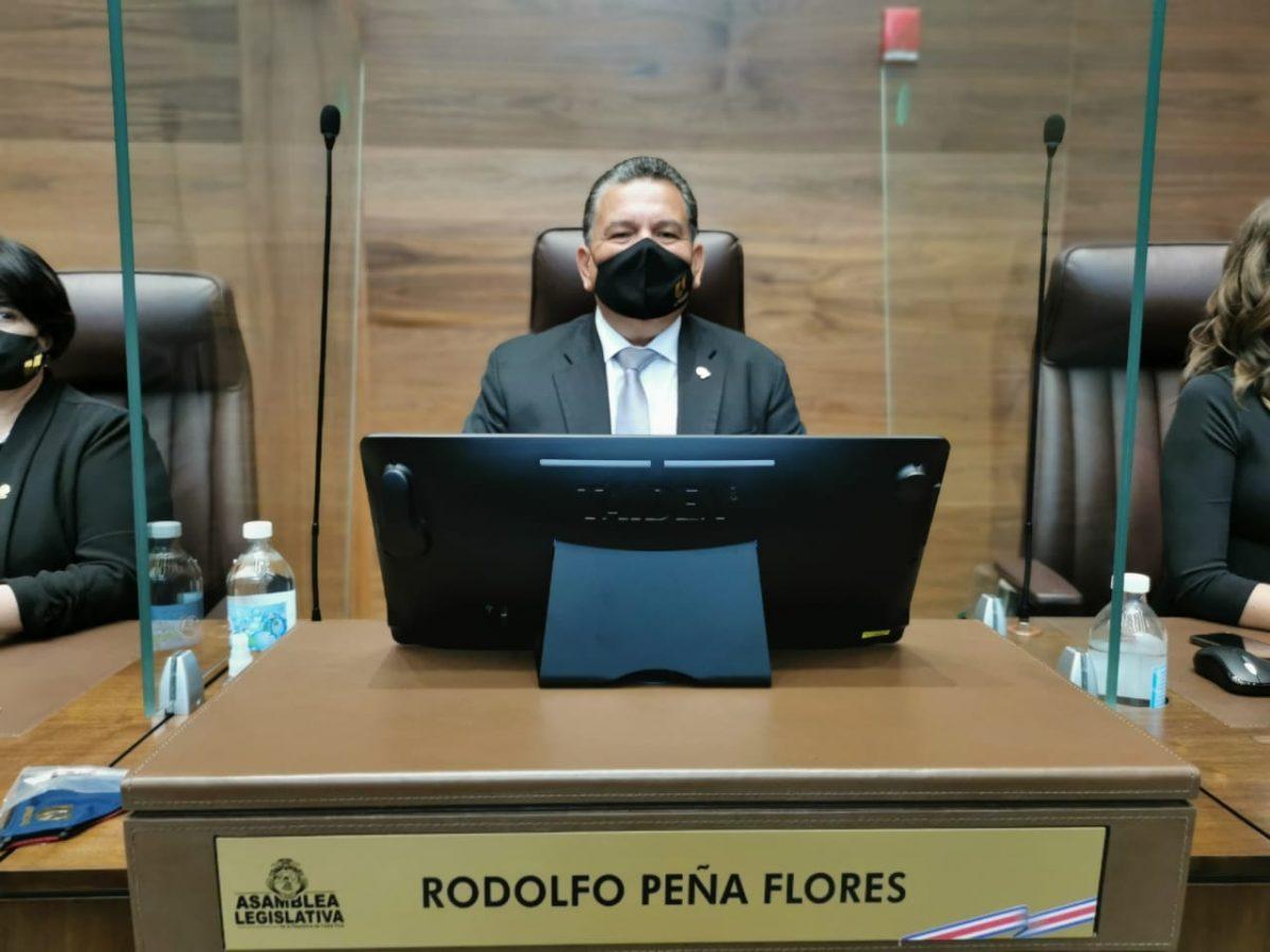 Diputado Rodolfo Peña requirió traslado a un hospital por complicaciones relacionadas con el covid-19
