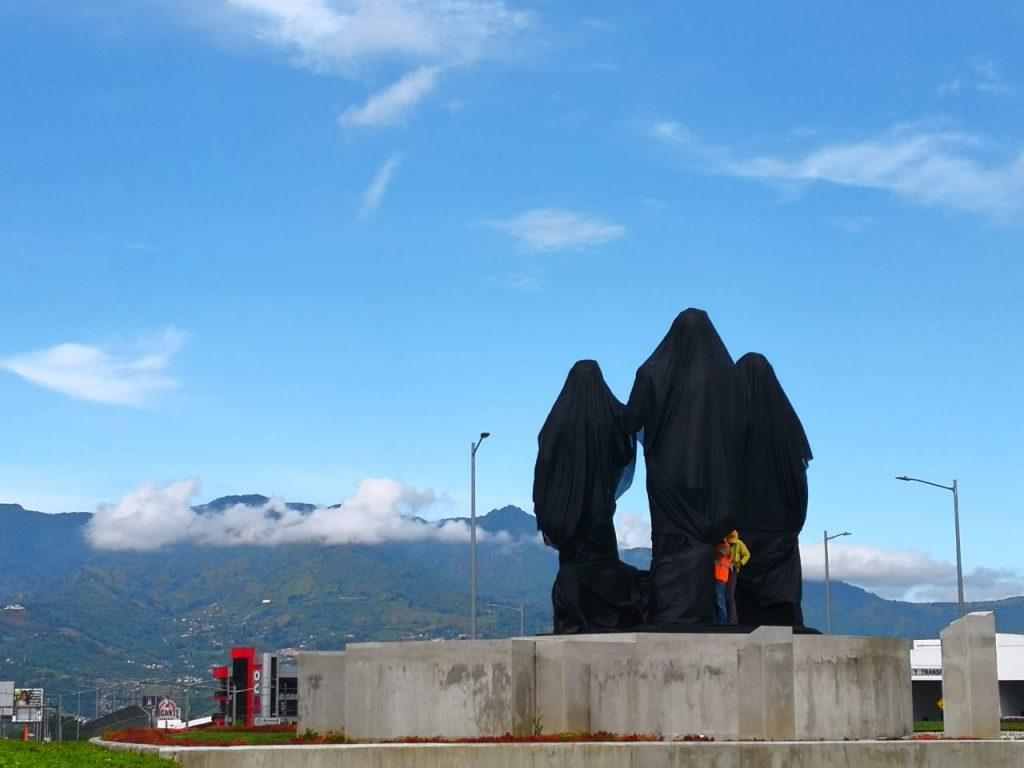 Monumento Garantías Sociales cubierto