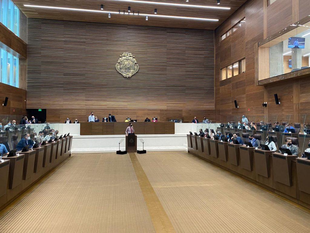 Ausencia de 24 diputados impidió sesión legislativa para analizar discurso presidencial