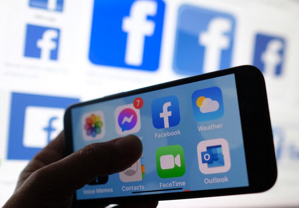 Se recupera Facebook tras casi 7 horas de caída en el servicio