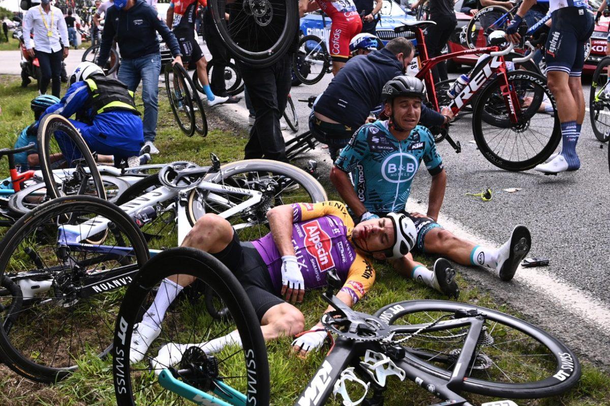 Detenida la espectadora del Tour de Francia que provocó caída múltiple (fuentes investigación)