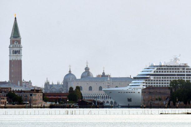 Los cruceros vuelven a Venecia tras 17 meses