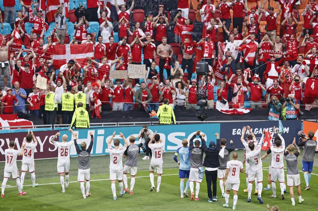 ¡Sopresiva goleada! Dinamarca vence 4-0 a Gales y es la primera en cuartos de final de Eurocopa
