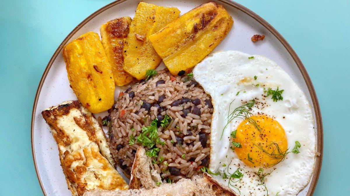 Un “laberinto de obstáculos” provoca que los costarricenses paguen muy caro por su comida