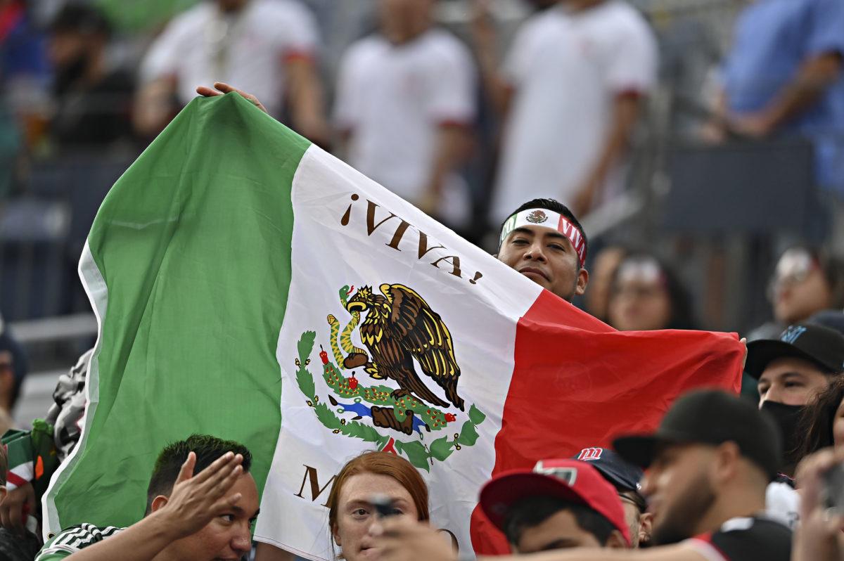 FIFA sanciona a México con dos partidos a puerta cerrada por grito de su afición