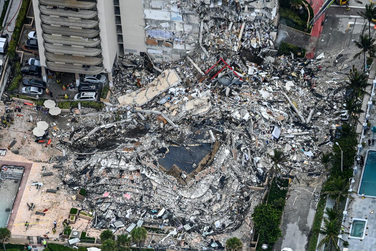 Derrumbe de edificio en Miami deja al menos 4 muertos y 159 desaparecidos