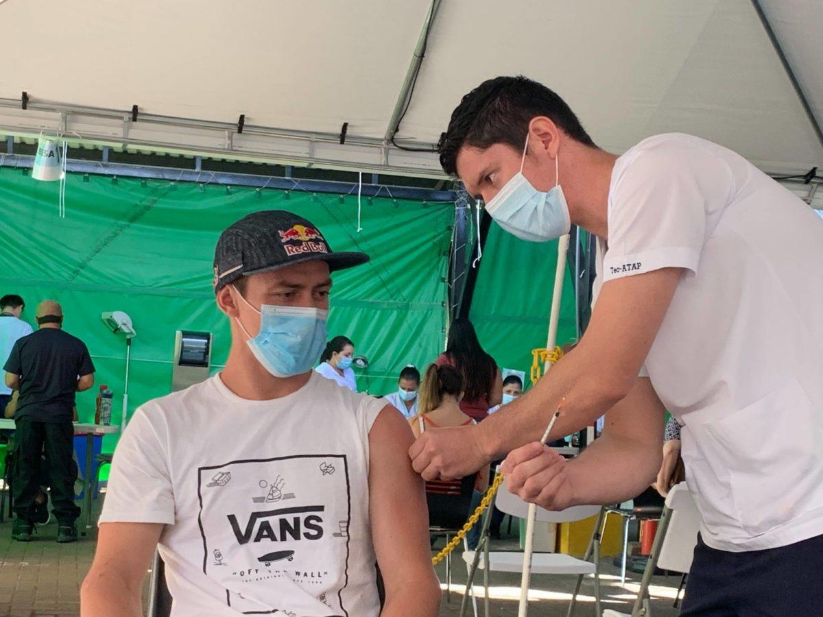 Atletas ticos que irán a Juegos Olímpicos fueron vacunados contra el covid-19