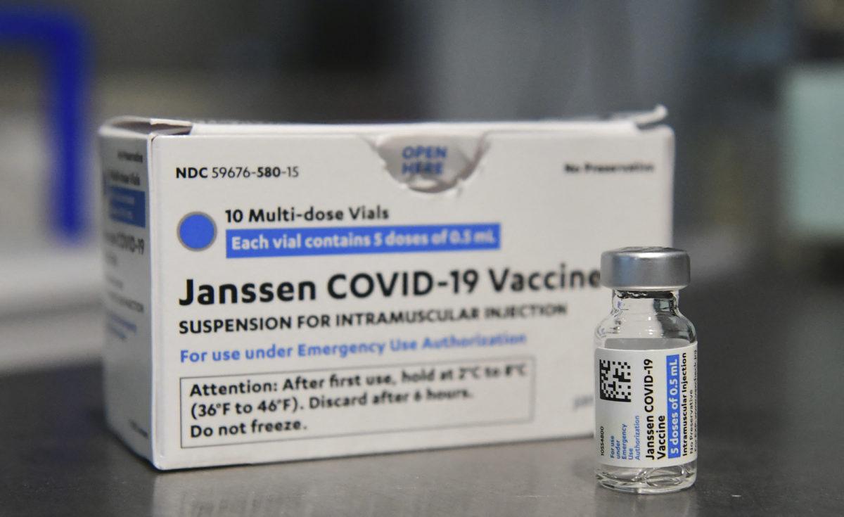 Millones de dosis de vacuna de J&J producidas en EE.UU. son declaradas inutilizables