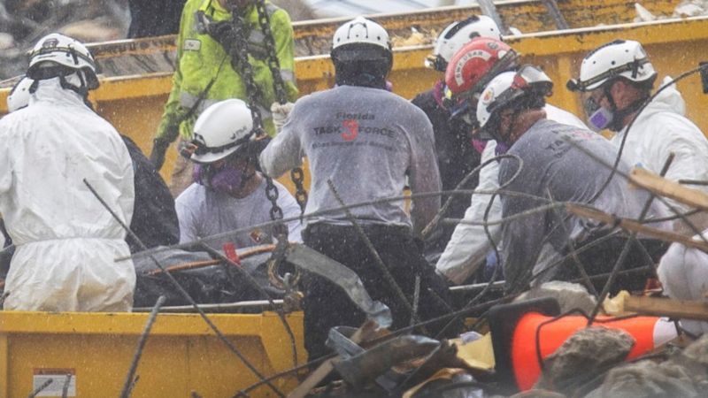 Derrumbe en Miami: el bombero que sacó de los escombros del edificio de Surfside a su hija fallecida de 7 años